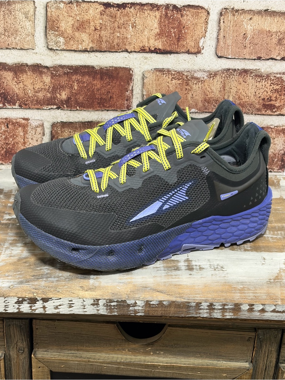 Altra Timp 4 Black Trail Runners Sneakers - Like New - Women’ 9.5